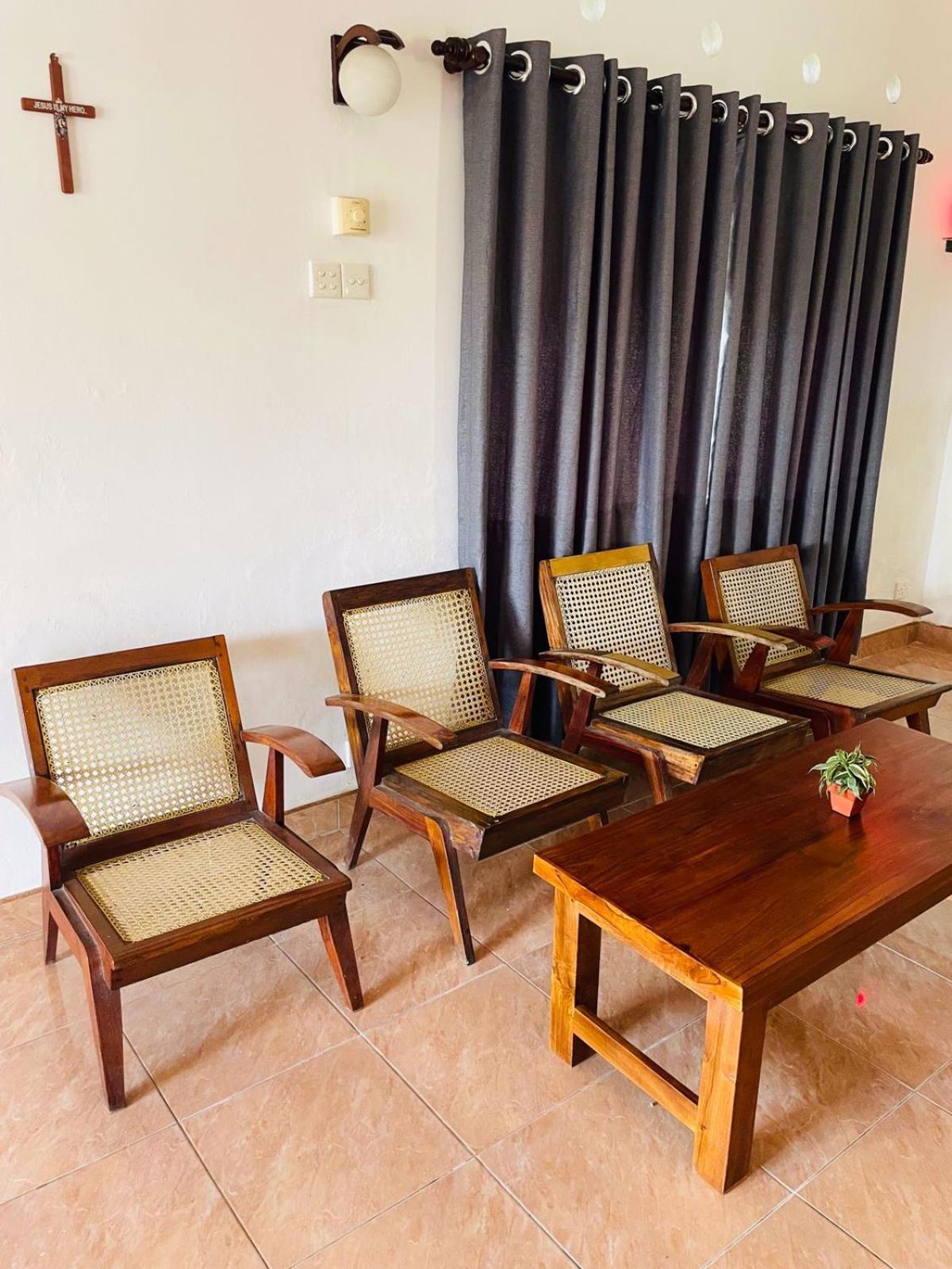 Hotel The Beez Negombo Exterior foto