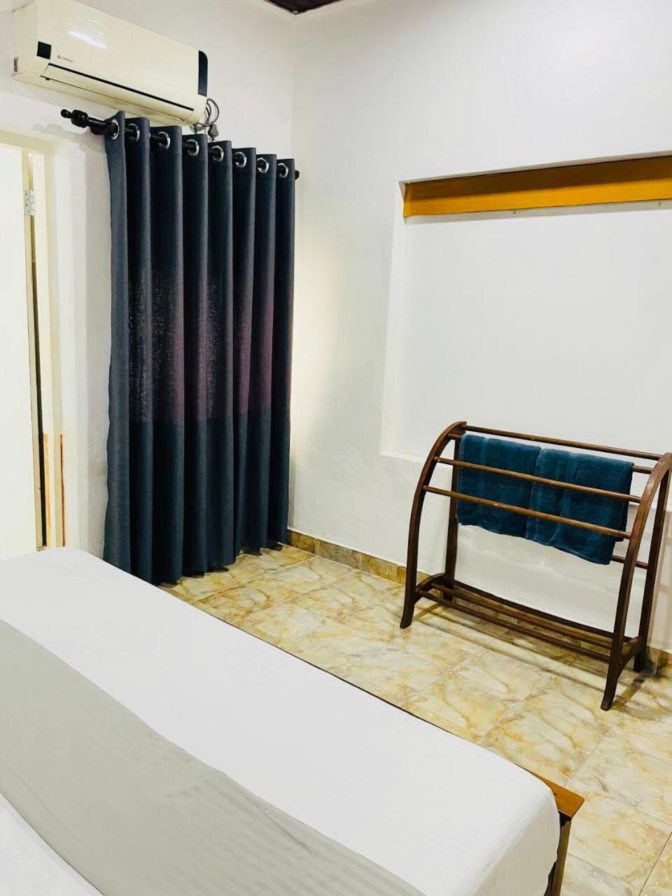 Hotel The Beez Negombo Exterior foto